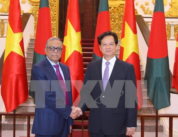 越南政府总理阮晋勇会见孟加拉国总统哈米德 hinh anh 1