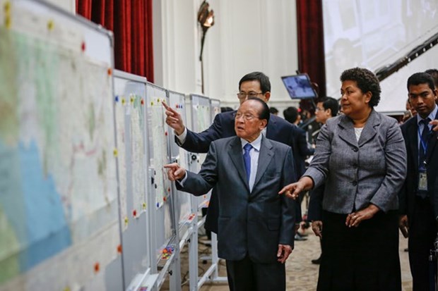 英国首相卡梅伦愿把该国书馆保存的三张地图借给柬埔寨 hinh anh 1