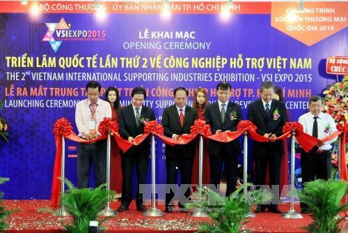 2015年越南国际辅助工业展在胡志明市开展 hinh anh 1