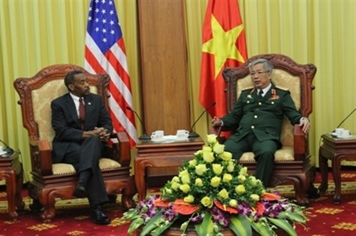 越南与美国加强军医领域的合作 hinh anh 1