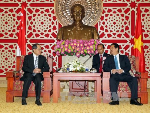 越南政府总理会见新加坡贸易与工业部部长 hinh anh 1