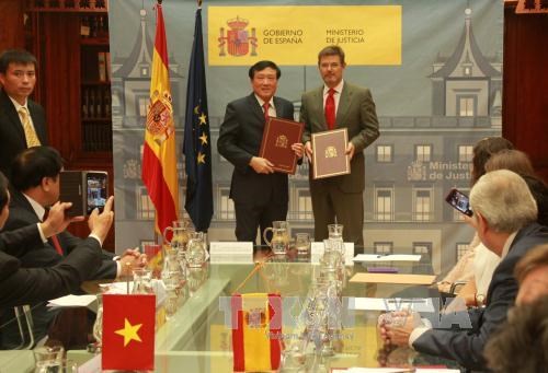 越南同西班牙签署《刑事司法互助协定》 hinh anh 1