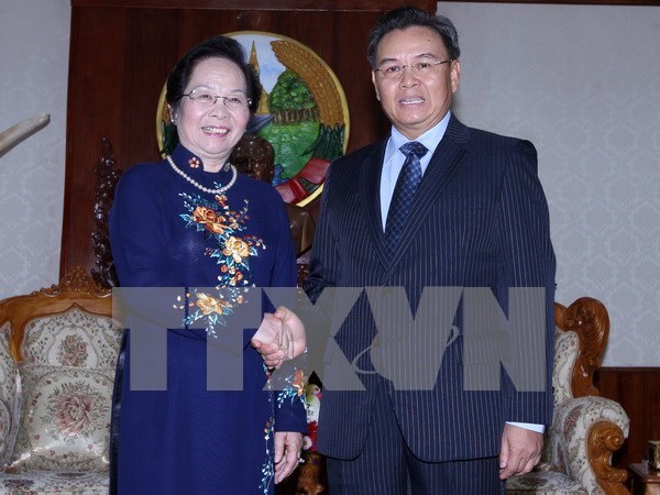 阮氏缘副主席会见老挝国会副主席赛宋蓬·丰威汉 hinh anh 1