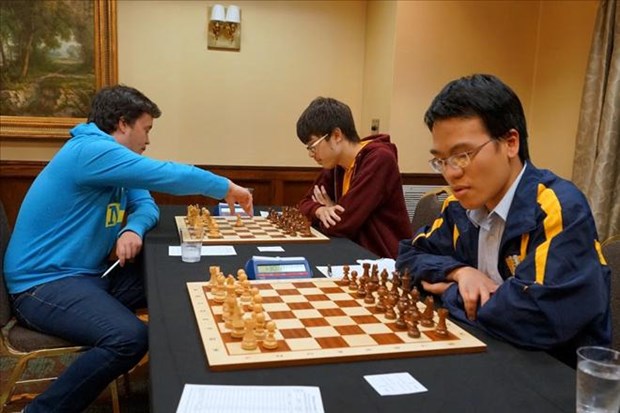 2015年SPICE杯国际象棋锦标赛：黎光廉积6.5分跃居积分榜首 hinh anh 1