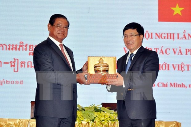越柬召开第八次边境地区各省合作与发展会议 hinh anh 1