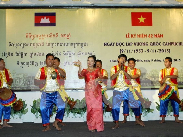 柬埔寨王国独立62年纪念活动在越南举行 hinh anh 1