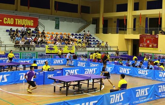 2015年越南全国乒乓球俱乐部锦标赛在清化省正式开幕 hinh anh 1
