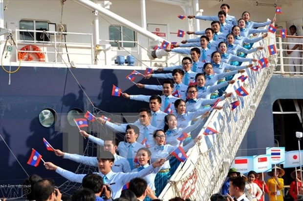 2015年第42届东南亚与日本青年船圆满结束访越之旅 hinh anh 1