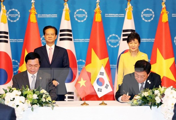 韩国总统欢迎该国国会通过越韩等FTA协定 hinh anh 1