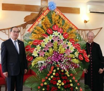 2015年圣诞节即将到来越南祖国阵线中央委员会主席向信教群众致贺信 hinh anh 1
