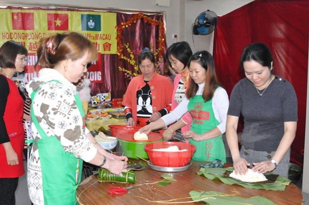 旅居海外越南人迎新春活动在世界各国热闹举行 hinh anh 3