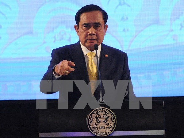 泰国总理呼吁以和平方式解决东海争端 hinh anh 1
