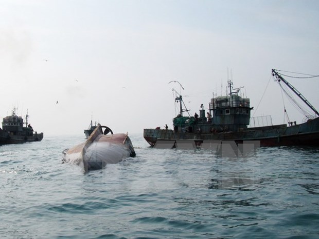 印尼继续炸沉外国非法捕捞渔船 hinh anh 1