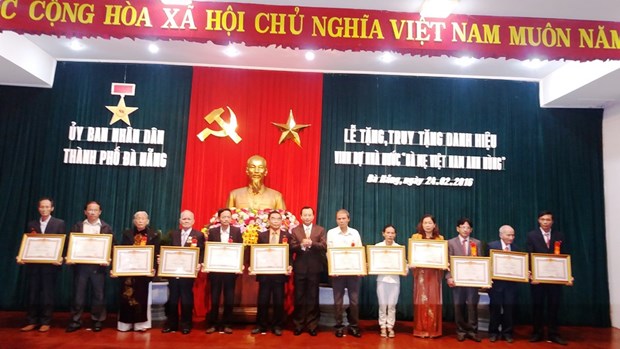 岘港市举行“越南英雄母亲”称号授予和追授仪式 hinh anh 1