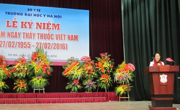 全国各地纷纷举行活动庆祝越南医师节 hinh anh 1