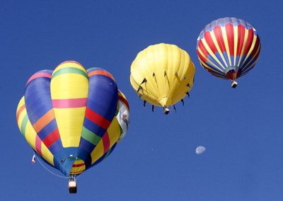 2016国际氢气球节即将在顺化市举行 hinh anh 1