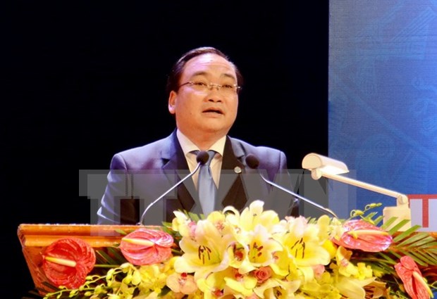 越南政府总理提请国会批准免去两位政府副总理和若干名部长的职务 hinh anh 1