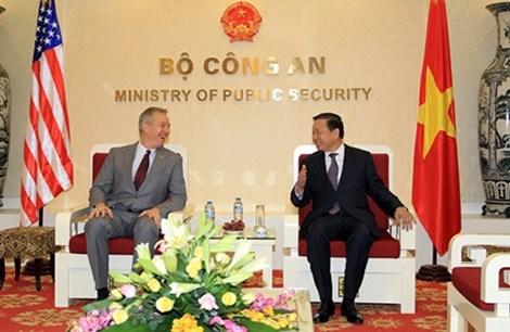 越南公安部长苏林会见美国和澳大利亚驻越大使 hinh anh 1