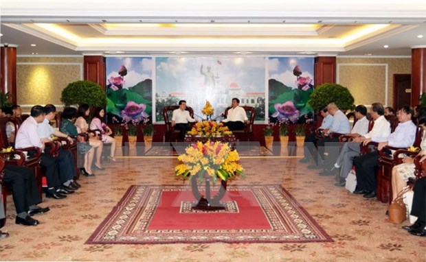胡志明市领导人会见新任越南驻外使节代表团 hinh anh 1