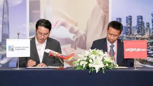 越捷航空公司同韩国仁川观光公社签署合作协议 hinh anh 1