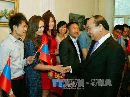 阮春福总理圆满结束对蒙古进行正式访问并出席第11届亚欧首脑会议 hinh anh 5