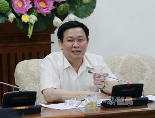 越南政府副总理王廷惠与国会经济委员会举行工作会议 hinh anh 1