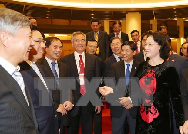 国会主席阮氏金银会见越南驻外大使和首席代表 hinh anh 1