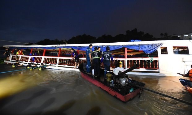 泰国沉船事故：已打捞起29具遇难者遗体 hinh anh 1