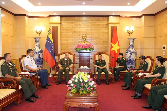 越南与委内瑞拉军队加强保险领域的合作 hinh anh 1