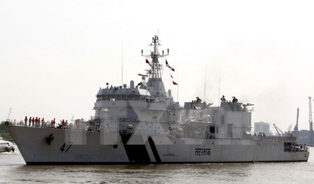 印度海岸警卫队“印度风”号巡逻舰访问越南岘港市 hinh anh 1