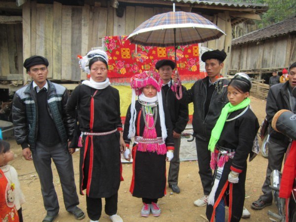 北江省山泽族人的婚礼——越南民族的文化之美 hinh anh 1