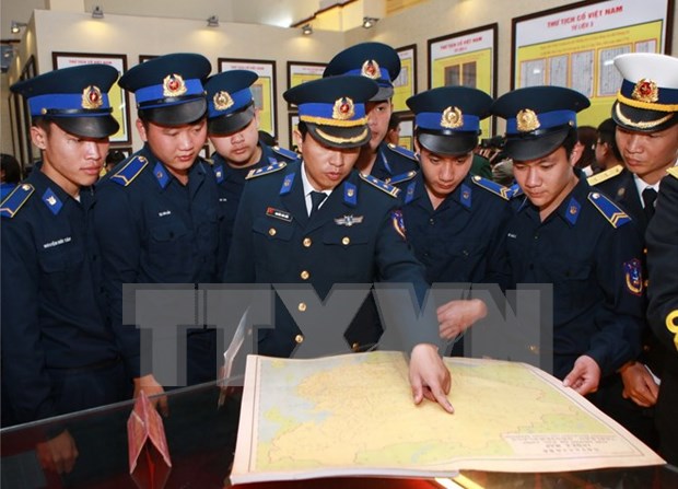 “越南黄沙与长沙——历史证据和法律依据”地图和资料展在海防市举行 hinh anh 1