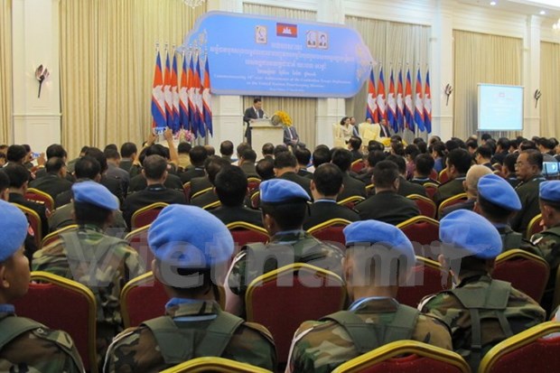 柬埔寨对参与联合国维和行动10周年进行总结 hinh anh 1