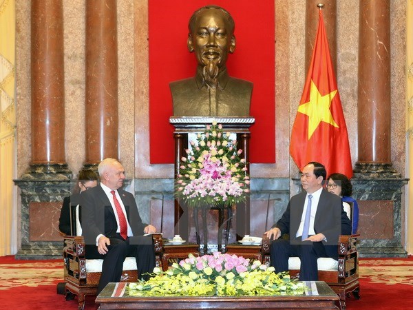 越南国家主席陈大光会见俄罗斯、日本驻越大使 hinh anh 1