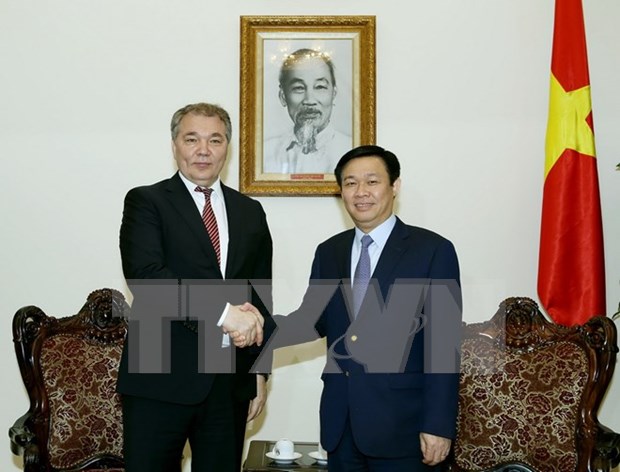 越南政府副总理王廷惠会见俄罗斯联邦共产党代表团 hinh anh 1