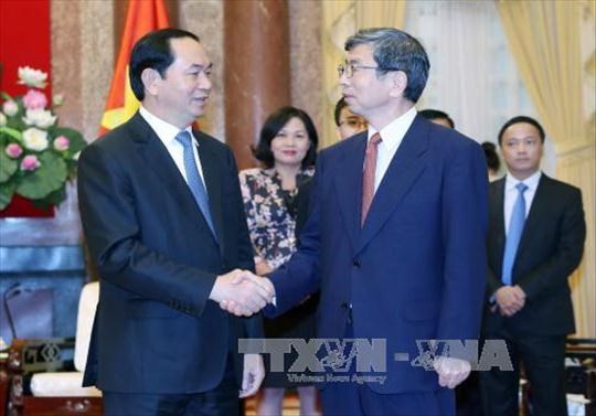 越南国家主席陈大光：越南一向重视与亚行的合作关系 hinh anh 1