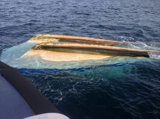 马拉西亚发生沉船事故包括12名中国游客在内的24人失踪 hinh anh 1