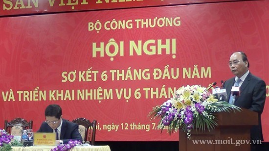 阮春福总理：越南工商业力争实现出口额增长率为10%的目标 hinh anh 1