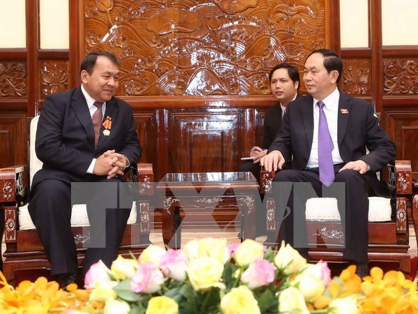 越南国家主席陈大光会见柬埔寨驻越大使 hinh anh 1