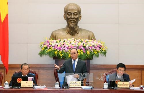 政府7月份例行会议：越南全力实现全年既定增长目标 hinh anh 1