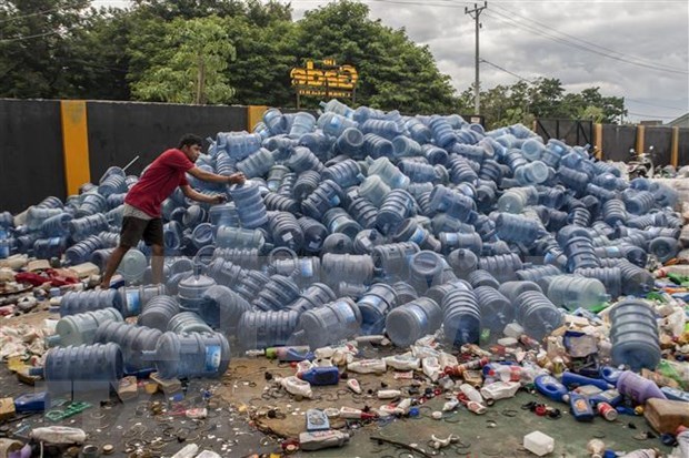印度尼西亚力争2029年消灭一次性塑料制品 hinh anh 1
