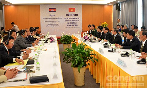 越南与柬埔寨加强打击跨境毒品犯罪的合作 hinh anh 1
