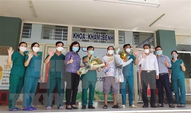 越南新增两例新冠肺炎确诊病例 入境后立即接受隔离 hinh anh 1