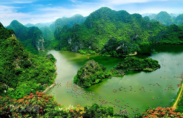 将长安名胜群打造成越南和国际上最具吸引力的旅游景区之一 hinh anh 1