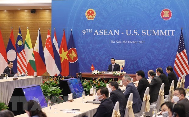第38届和第39届东盟峰会及系列会议第一天 越南政府总理范明政出席5个会议 hinh anh 5