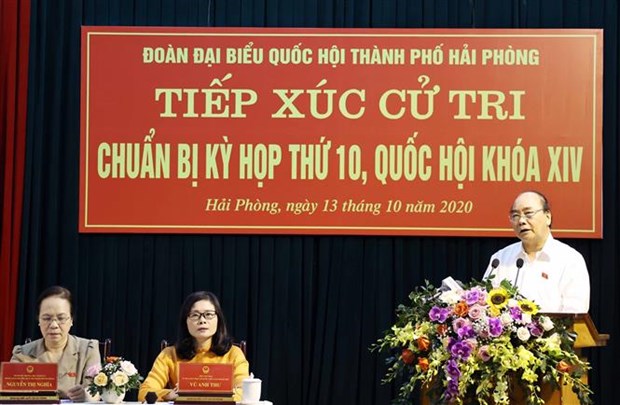 越南政府总理阮春福： 越南首次实现贸易顺差170亿美元 hinh anh 1