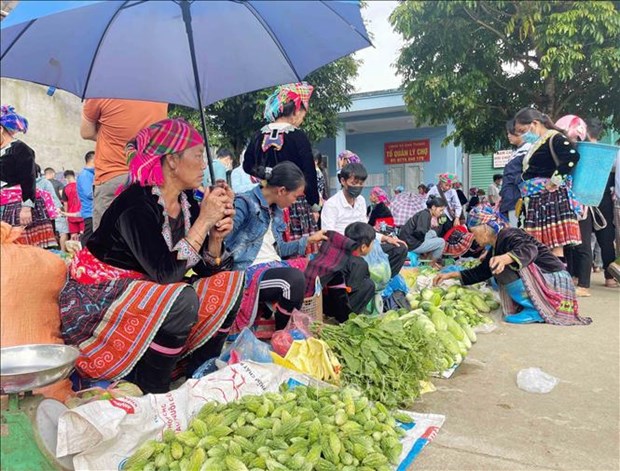 莱州省对集市进行升级改造 着力维护民族文化特色 hinh anh 2