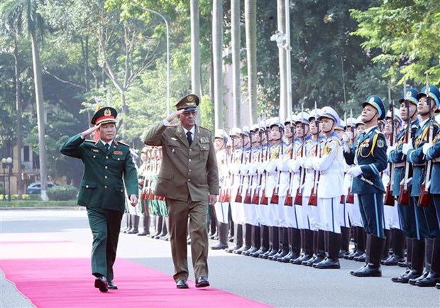 古巴革命武装力量部副部长兼总参谋长对越南进行正式访问 hinh anh 1