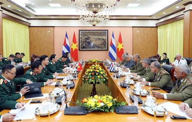 古巴革命武装力量部副部长兼总参谋长对越南进行正式访问 hinh anh 2