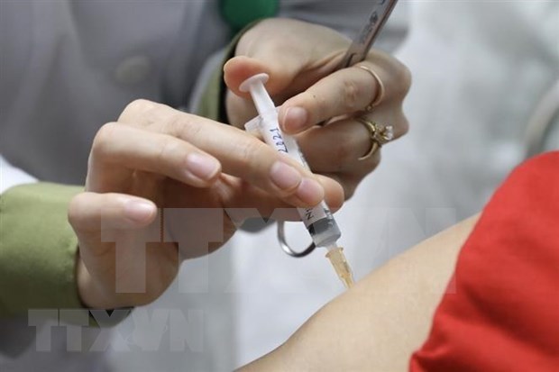 越南优先研发疫苗和促进医疗领域科技成果转化 hinh anh 2